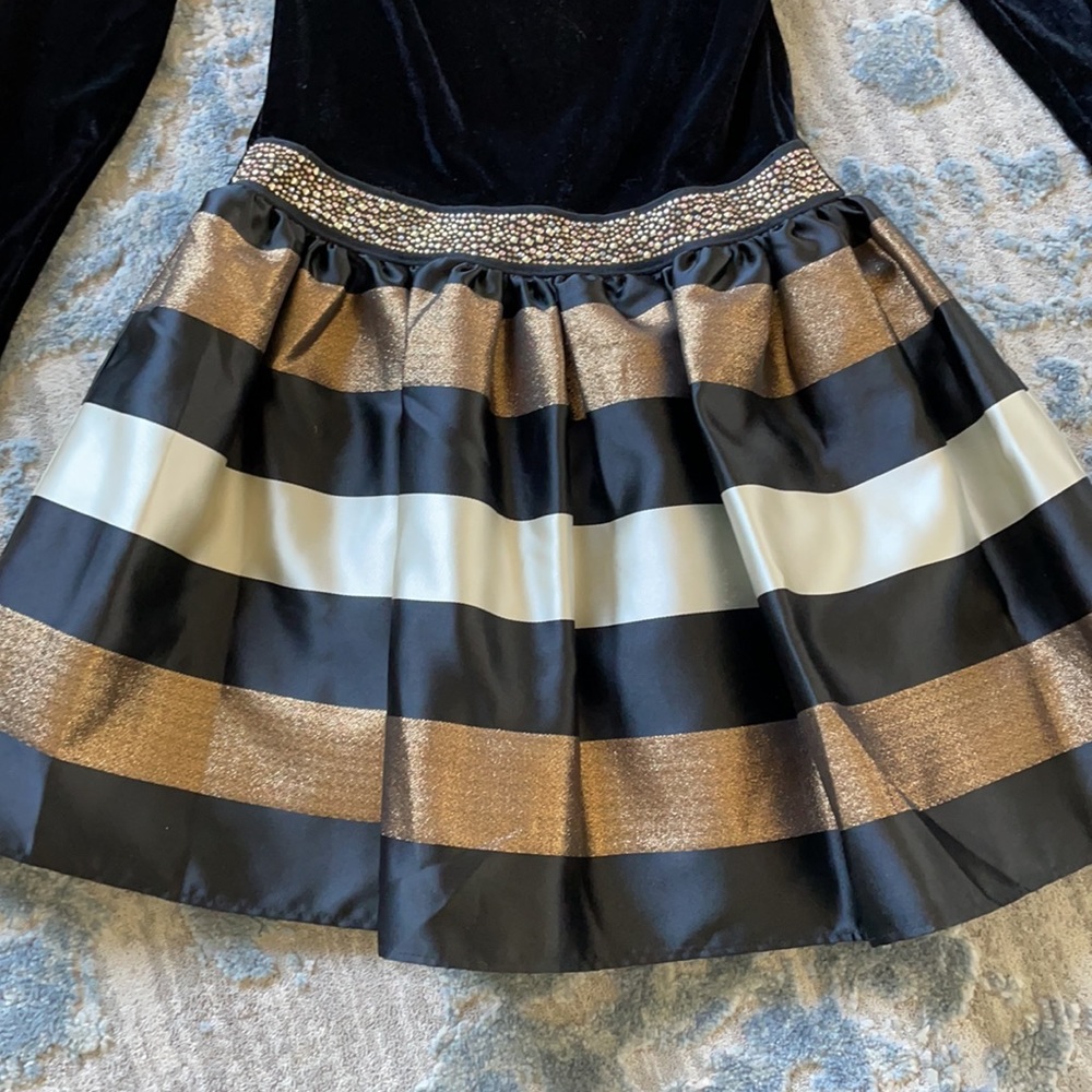 Dress - Picture 4 of 7